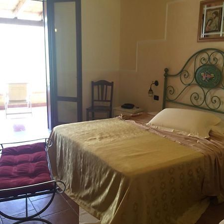 קסטלוצו Hotel Oasi Da Paolo מראה חיצוני תמונה