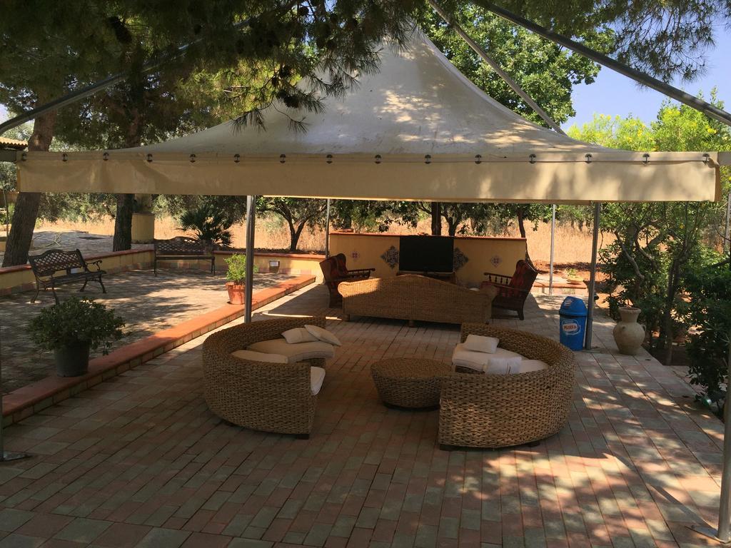 קסטלוצו Hotel Oasi Da Paolo מראה חיצוני תמונה