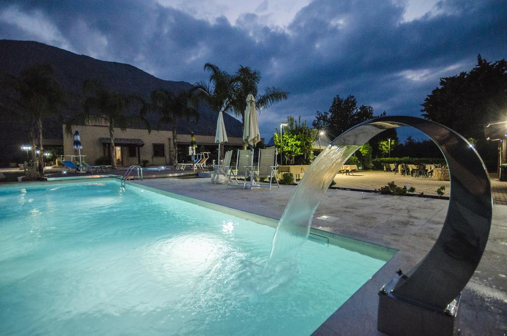 קסטלוצו Hotel Oasi Da Paolo מראה חיצוני תמונה