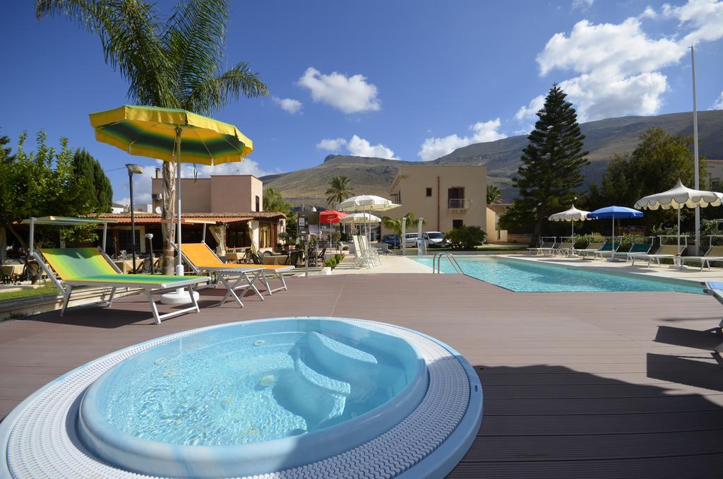 קסטלוצו Hotel Oasi Da Paolo מראה חיצוני תמונה