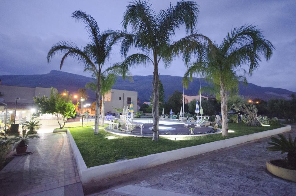 קסטלוצו Hotel Oasi Da Paolo מראה חיצוני תמונה