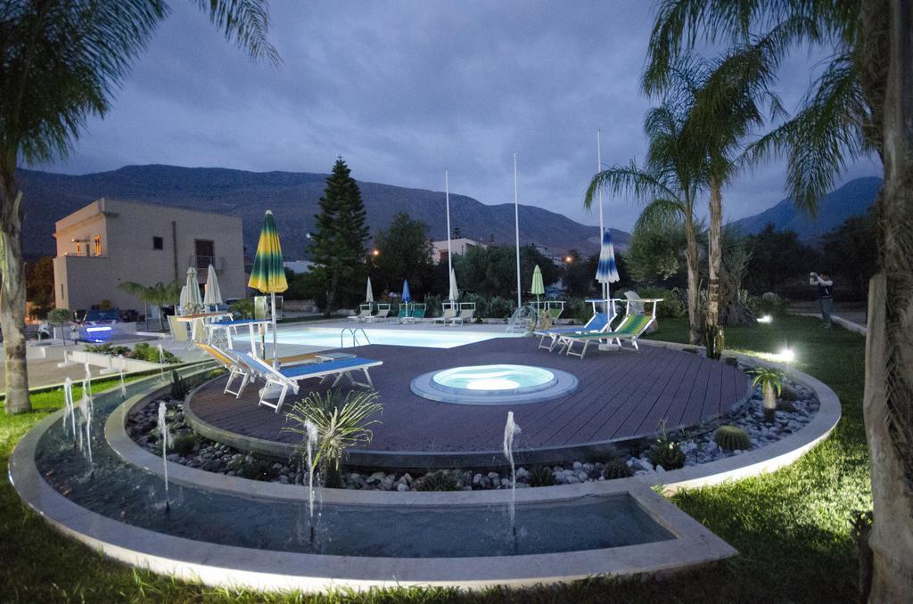 קסטלוצו Hotel Oasi Da Paolo מראה חיצוני תמונה