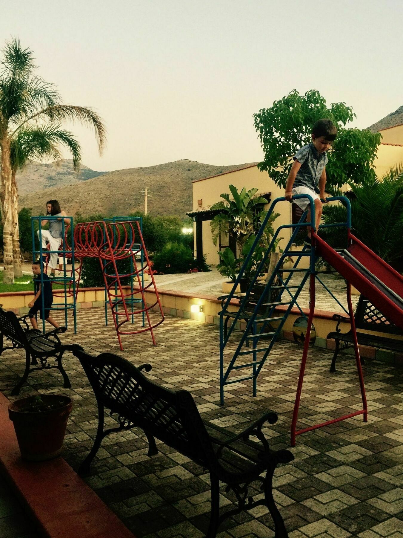 קסטלוצו Hotel Oasi Da Paolo מראה חיצוני תמונה
